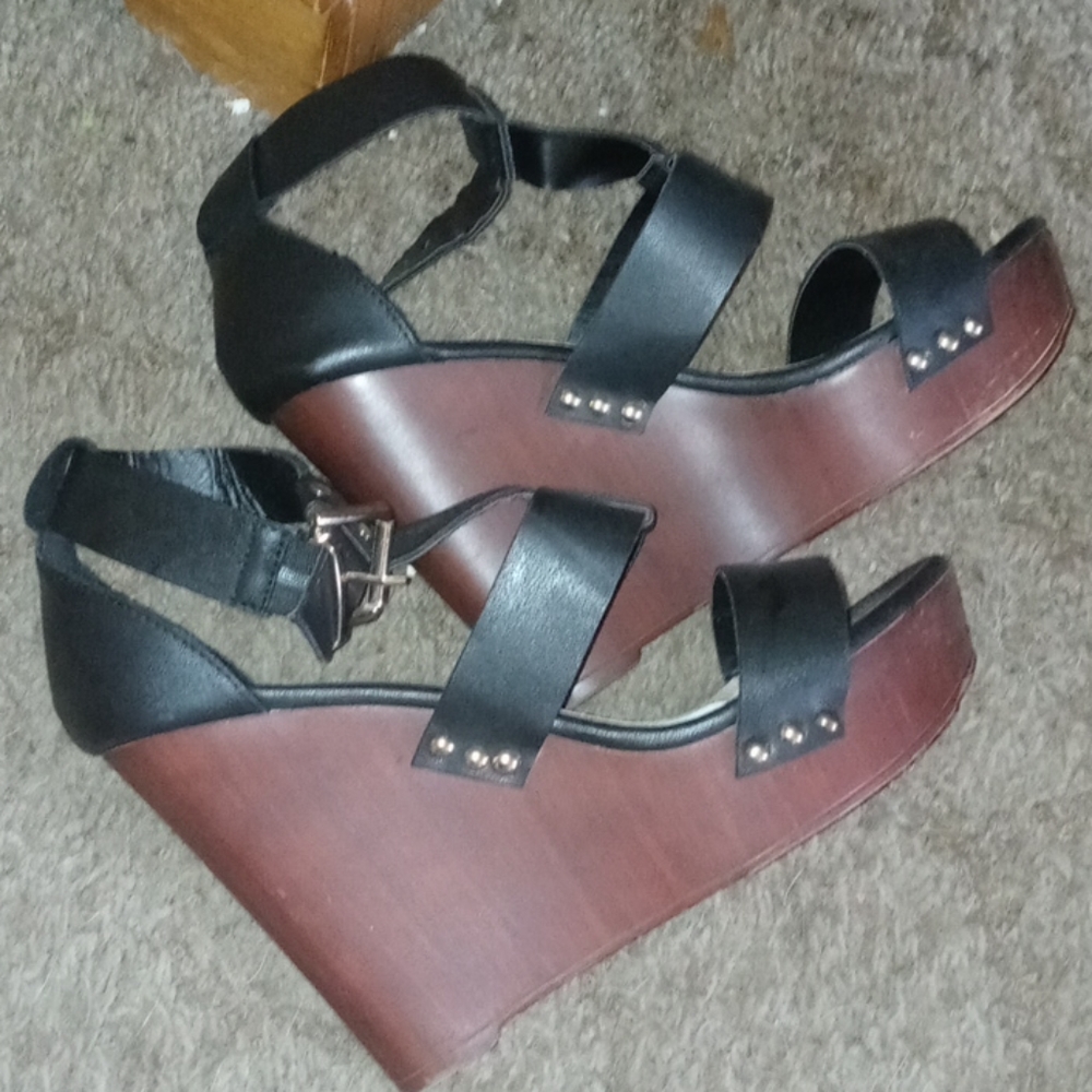 High heels - Picture 4 of 4